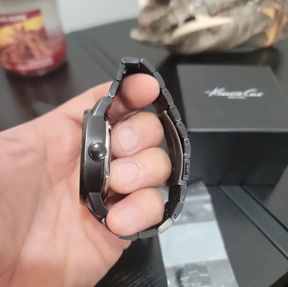 Kenneth Cole skeleton watch - Picture 5 of 8